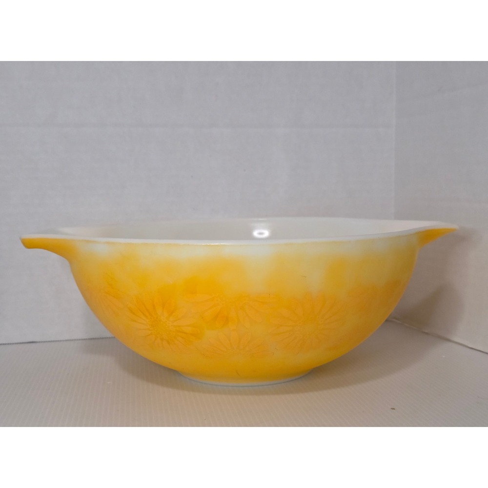 Vintage Pyrex Cinderella Mixing Bowl Yellow Daisy Pattern USA Milk Glass WORN